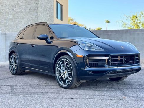 Used 2021 Porsche Cayenne Turbo image 1