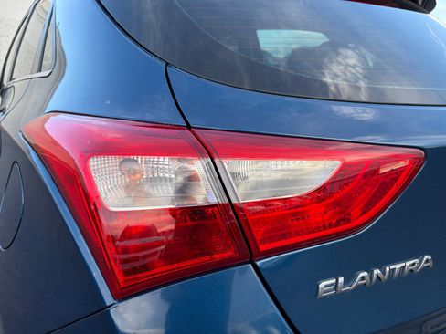 Used 2016 Hyundai Elantra GT FWD image 29