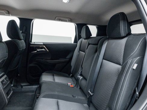 Used 2022 Mitsubishi Outlander ES image 26