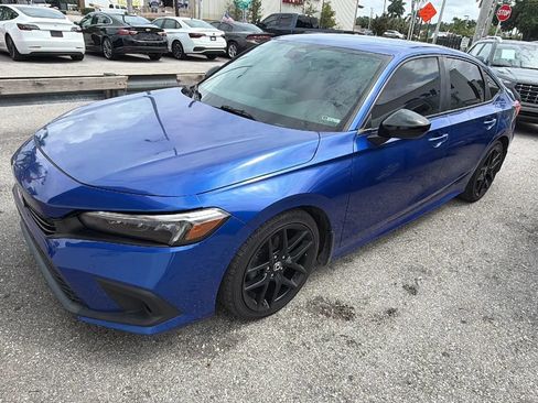 Used 2023 Honda Civic Sport image 2