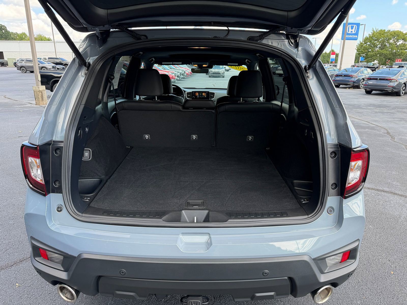 Used 2025 Honda Passport Black Edition image 8