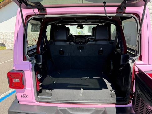 Used 2021 Jeep Wrangler Unlimited Sahara image 42