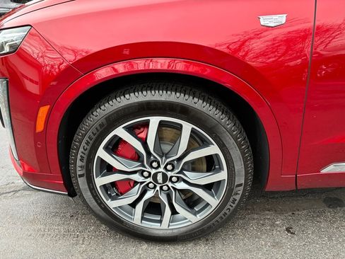 Used 2023 Cadillac XT6 Sport w/ Technology Package image 13