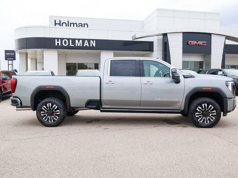 New 2026 GMC Sierra 3500 Denali Ultimate w/ LPO, Black Badging Package AWD/4WD image 2