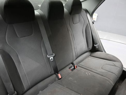 Certified 2025 Hyundai Elantra SE image 16