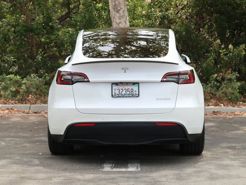 Used 2021 Tesla Model Y Performance AWD/4WD image 10
