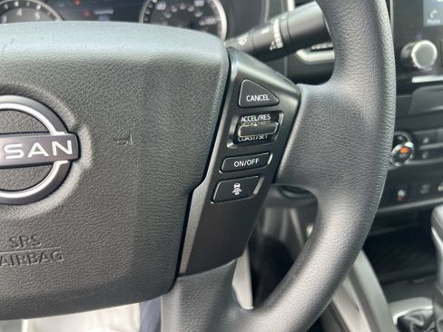 Used 2024 Nissan Frontier SV w/ Technology Package AWD/4WD image 20