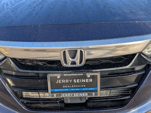 Used 2019 Honda Accord EX image 9