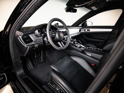 Certified 2023 Porsche Panamera GTS AWD/4WD image 4