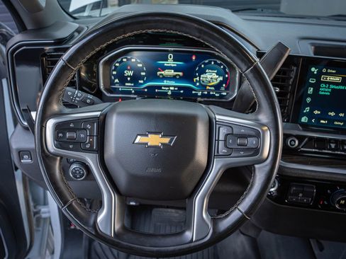 Used 2024 Chevrolet Silverado 2500 LT AWD/4WD image 15