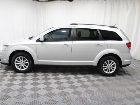 Used 2014 Dodge Journey SXT w/ Flexible Seating Group image 37