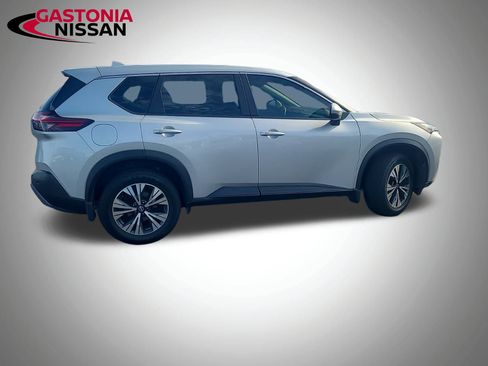 Used 2022 Nissan Rogue SV image 13