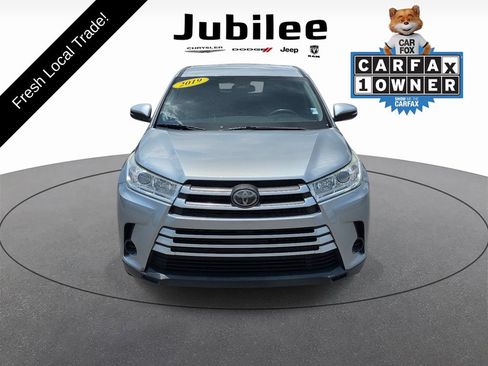 Used 2019 Toyota Highlander LE AWD/4WD image 2