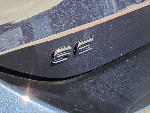 Used 2026 Volkswagen Tiguan SE R-Line FWD image 10