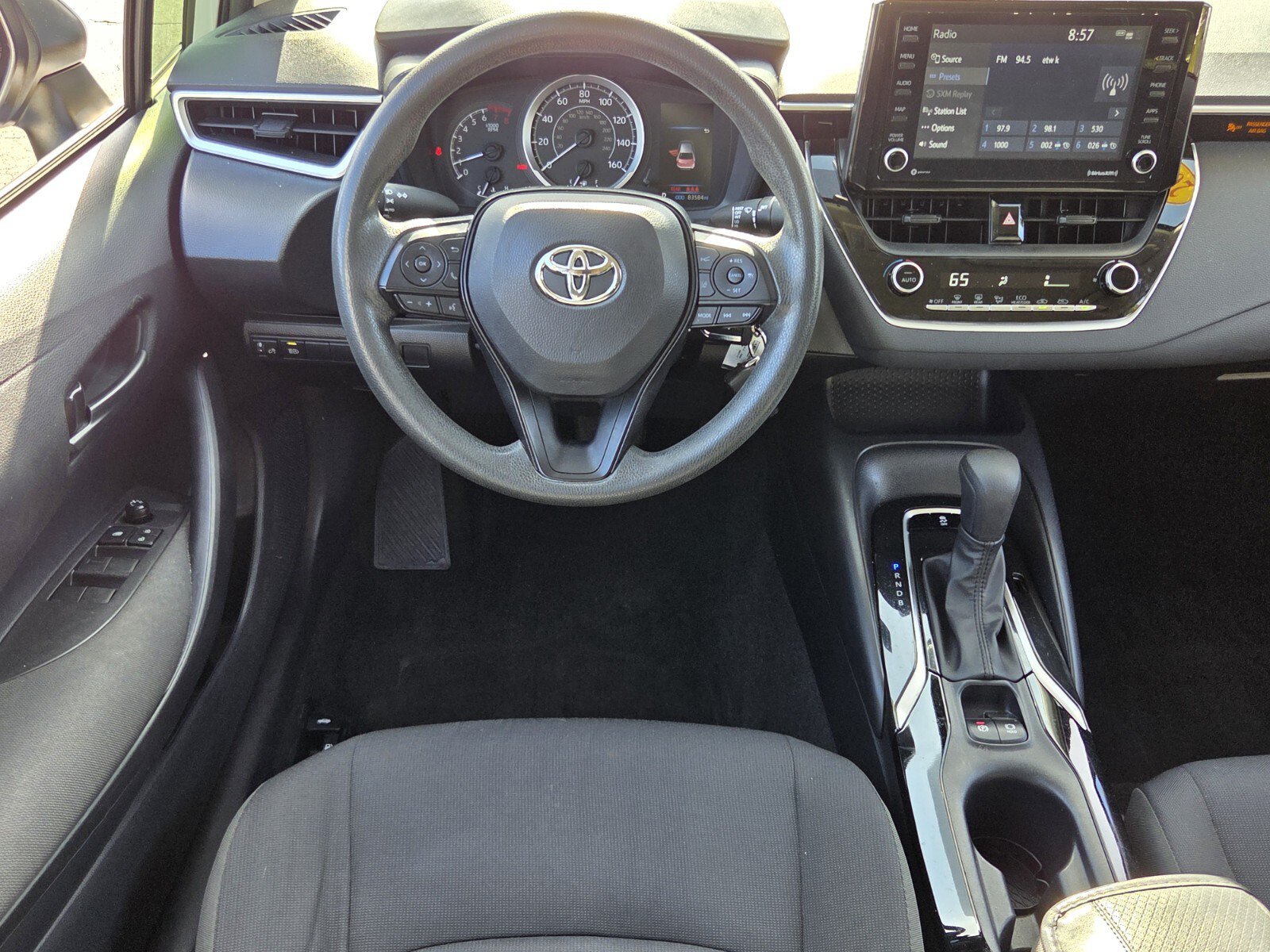 Used 2022 Toyota Corolla LE FWD image 11