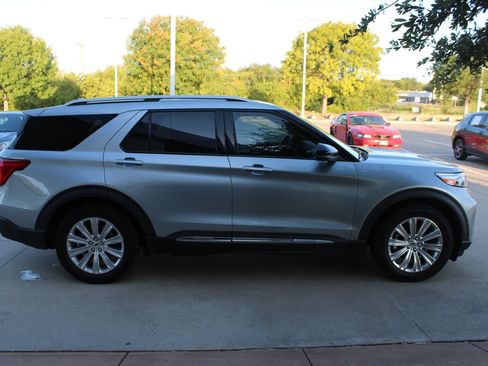 Used 2020 Ford Explorer Limited RWD image 8