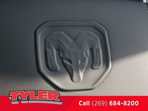 New 2026 RAM 1500 Laramie AWD/4WD image 37