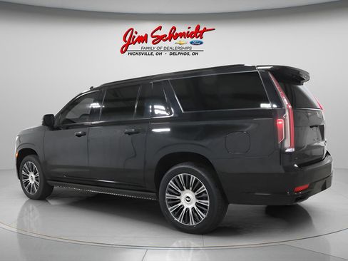 Used 2021 Cadillac Escalade ESV Sport Platinum image 4
