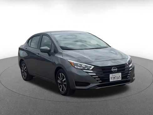 Used 2025 Nissan Versa SV FWD image 2