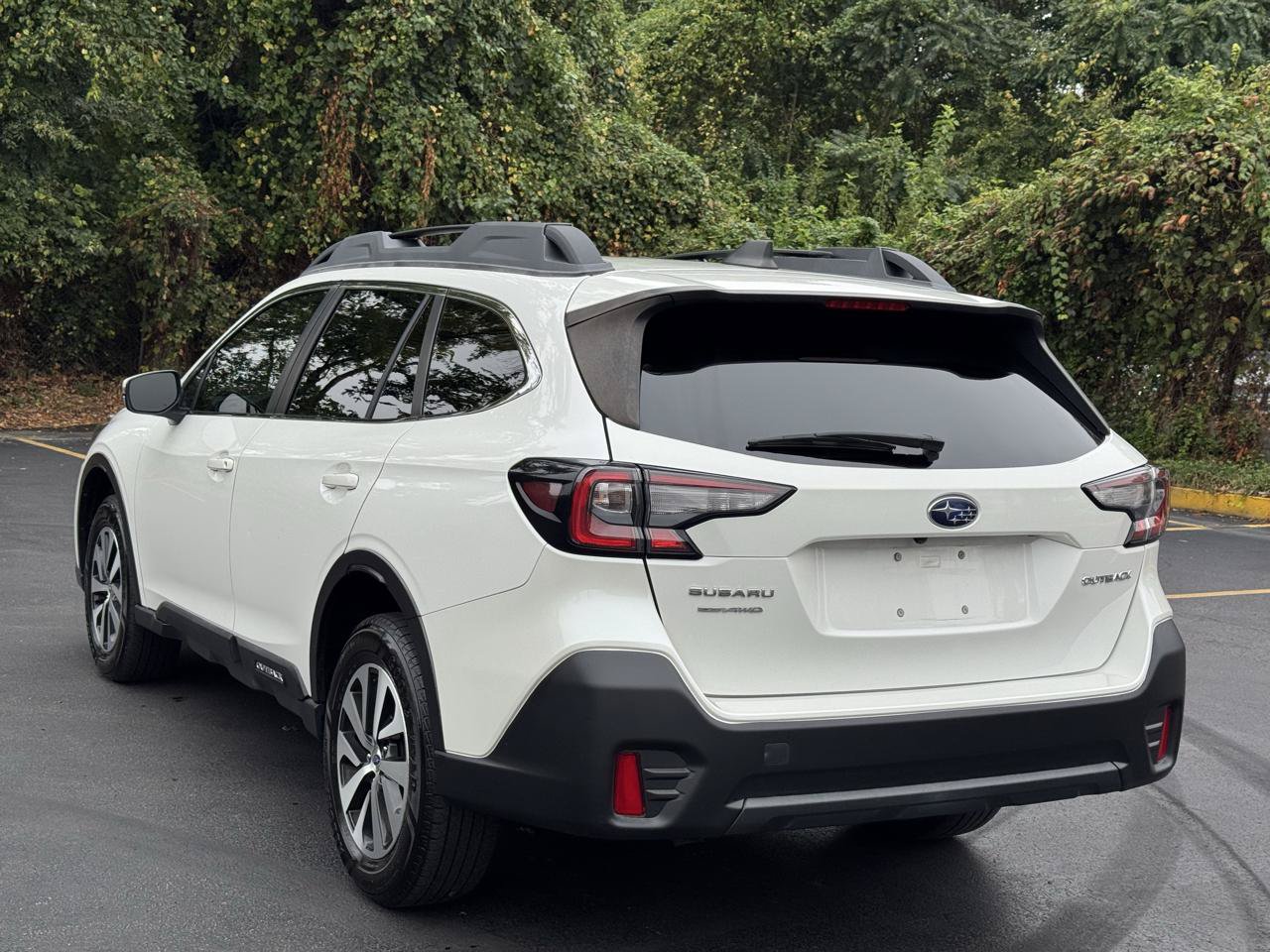 Used 2020 Subaru Outback Premium AWD/4WD image 5