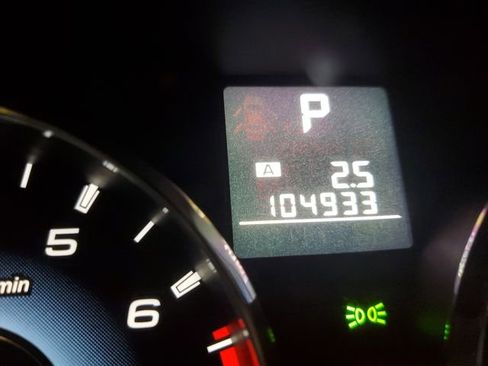 Used 2010 Subaru Legacy 2.5i Premium image 17