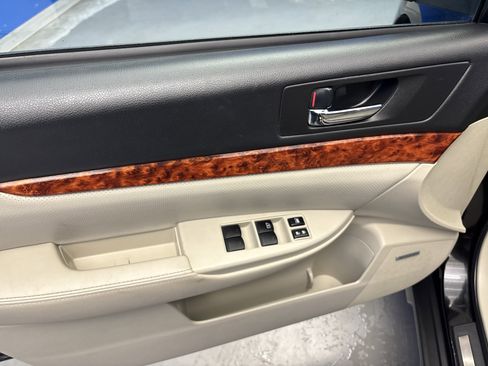 Used 2012 Subaru Outback 2.5i Limited w/ Moonroof Pkg image 10