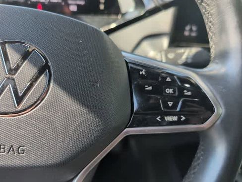 Used 2022 Volkswagen ID.4 Pro AWD/4WD image 18
