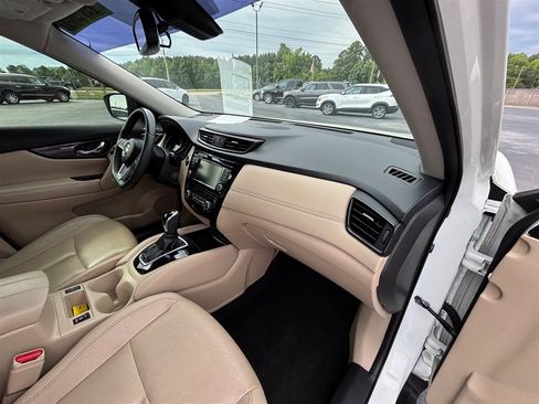 Used 2018 Nissan Rogue SL w/ Premium Package FWD image 27