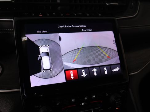 Used 2023 Jeep Grand Cherokee L Limited w/ Luxury Tech Group II RWD image 6