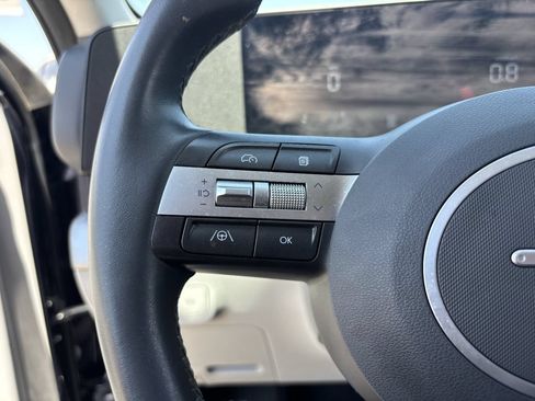 Used 2024 Hyundai Kona SEL FWD image 25