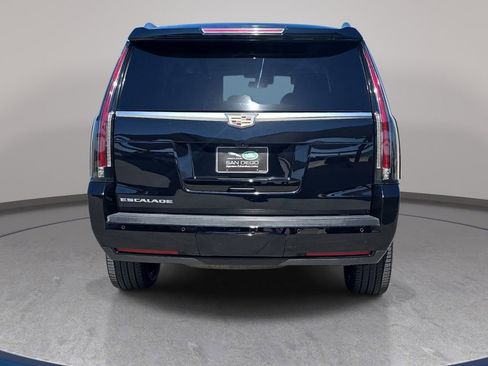 Used 2018 Cadillac Escalade Luxury AWD/4WD image 7
