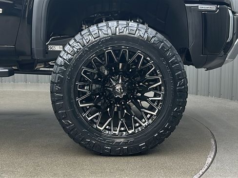 Used 2025 GMC Sierra 3500 Denali image 10