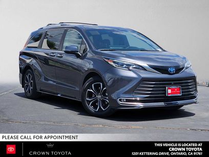 Certified 2025 Toyota Sienna Platinum
