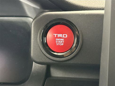 Certified 2025 Toyota 4Runner TRD Off-Road AWD/4WD image 22