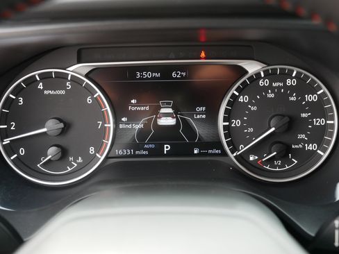 Certified 2025 Nissan Rogue SV image 21