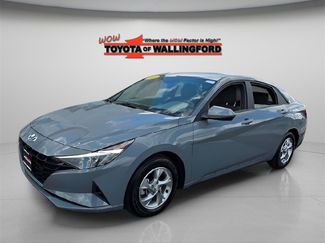Used 2022 Hyundai Elantra SE image 1
