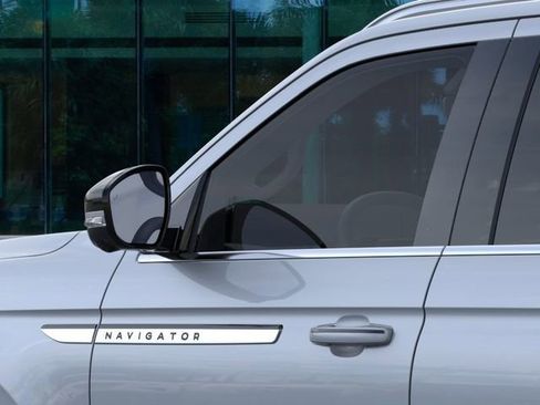 New 2026 Lincoln Navigator L Premier AWD/4WD image 20