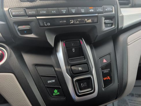 Used 2018 Honda Odyssey LX image 15