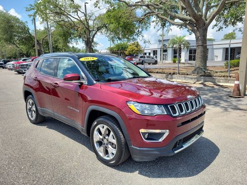 Used 2021 Jeep Compass Limited AWD/4WD image 2