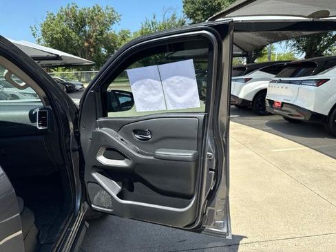 Certified 2024 Nissan Frontier SV w/ Technology Package RWD image 17