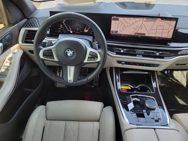 Used 2023 BMW X7 xDrive40i w/ M Sport Package AWD/4WD image 12