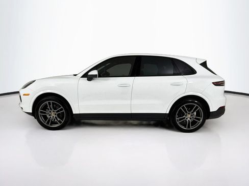 Certified 2022 Porsche Cayenne Platinum Edition AWD/4WD image 2