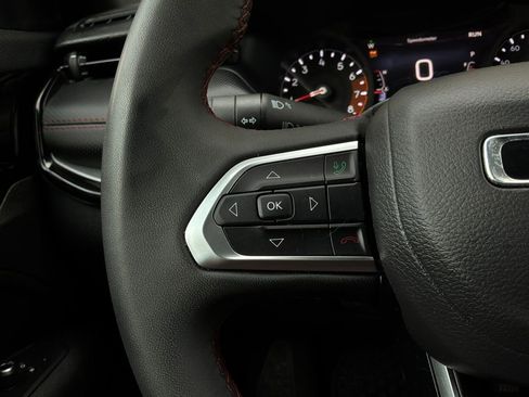 Used 2025 Jeep Compass Trailhawk image 34