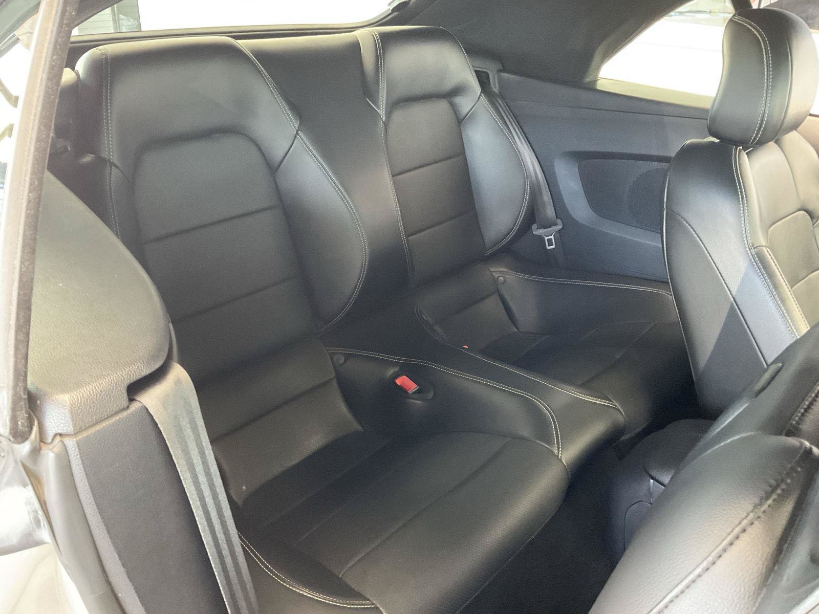 Used 2019 Ford Mustang GT Premium w/ Black Accent Package RWD image 10