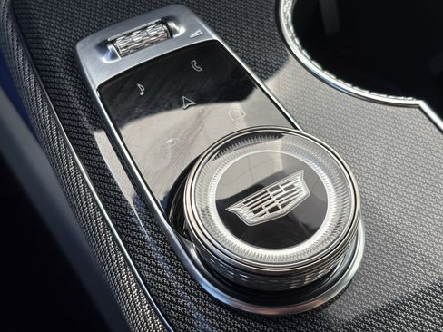 New 2025 Cadillac Optiq Luxury 1 image 26