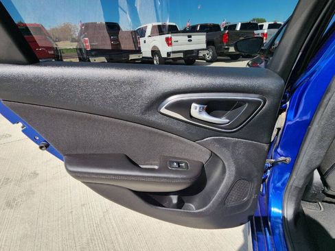 Used 2016 Chrysler 200 Limited FWD image 19