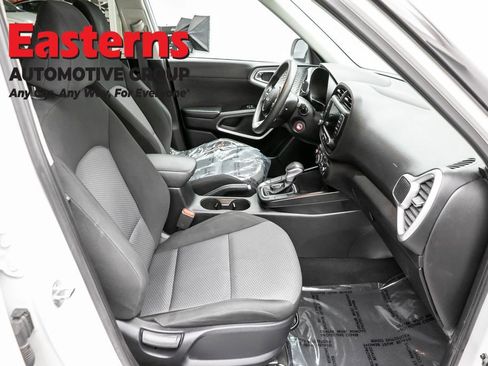 Used 2023 Kia Soul LX FWD image 23