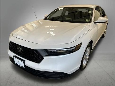 Certified 2025 Honda Accord LX image 1