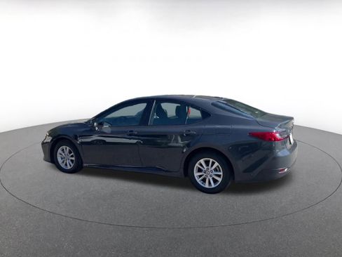 Used 2025 Toyota Camry LE image 9
