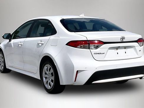Used 2022 Toyota Corolla LE FWD image 4